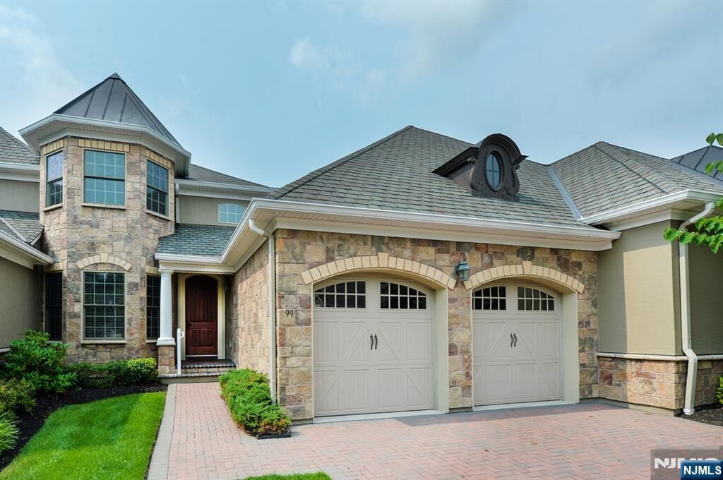 Property Photo:  99 Windsor Lane  NJ 07446 