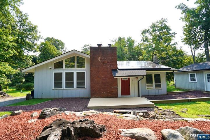 Property Photo:  5 Woodlawn Drive  NJ 07821 