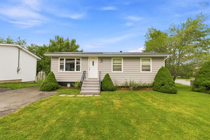 Property Photo: 11 Savona Court NS B2W 4R1