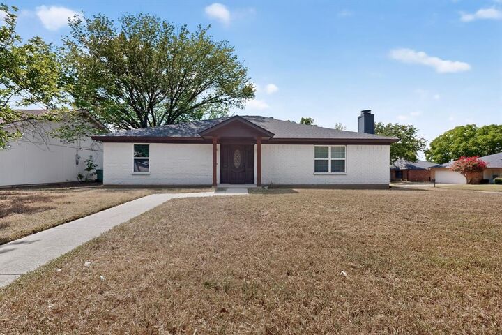Property Photo: 6000 Cool Springs Drive TX 76001