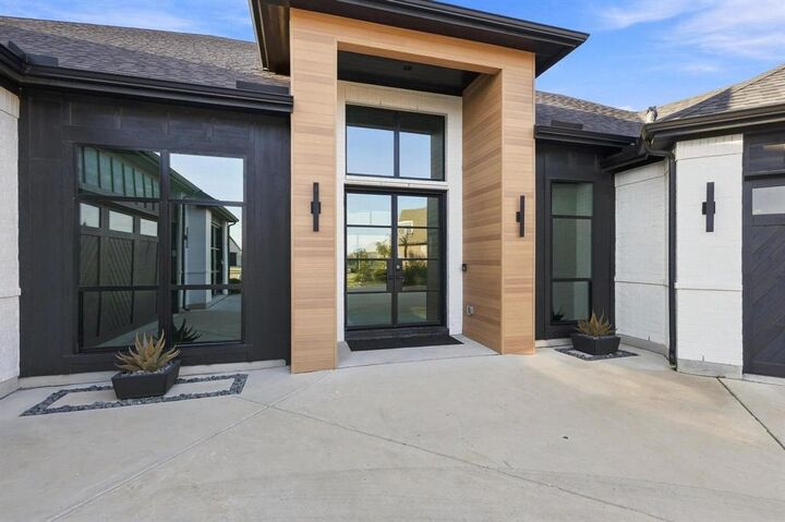 Property Photo:  1604 Covered Bridge Court  TX 75058 