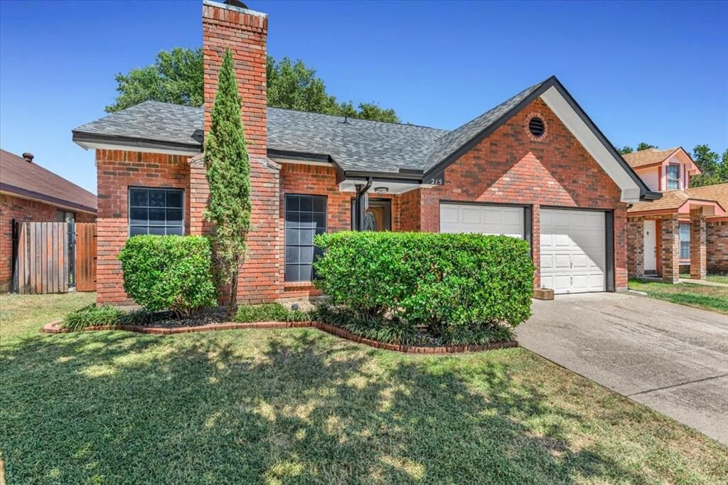 Property Photo: 215 Ironbark Drive TX 76018