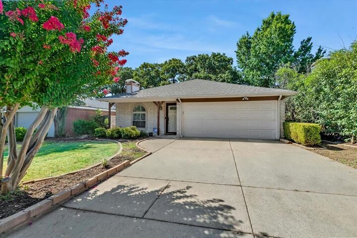 Property Photo:  5906 Santa Fe Drive  TX 76017 