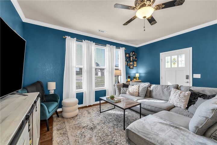 Property Photo:  1140 S Oxbow Way  AR 72704 