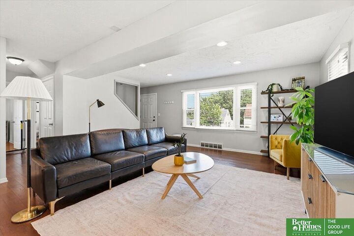 Property Photo:  2112 S 49 Avenue  NE 68106 