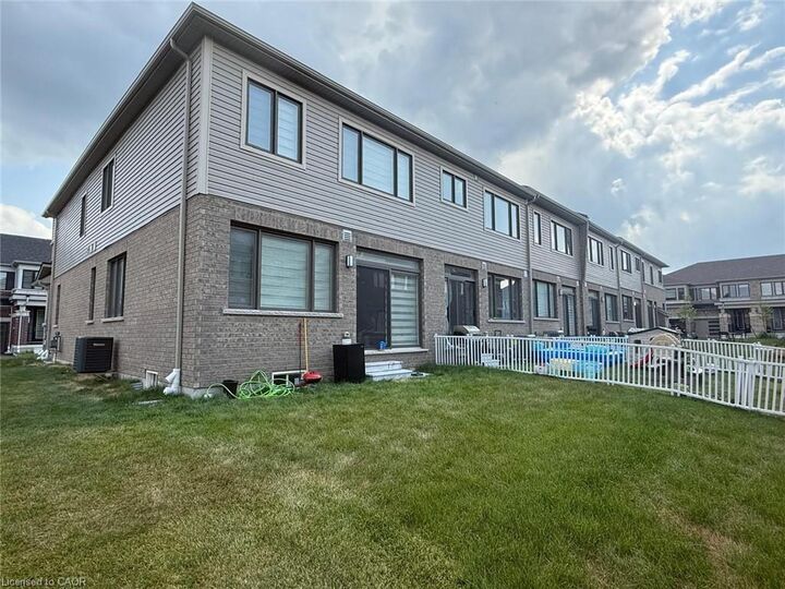Photo de la propriété: 15 Blacklock Street 39 ON N1S 0E2