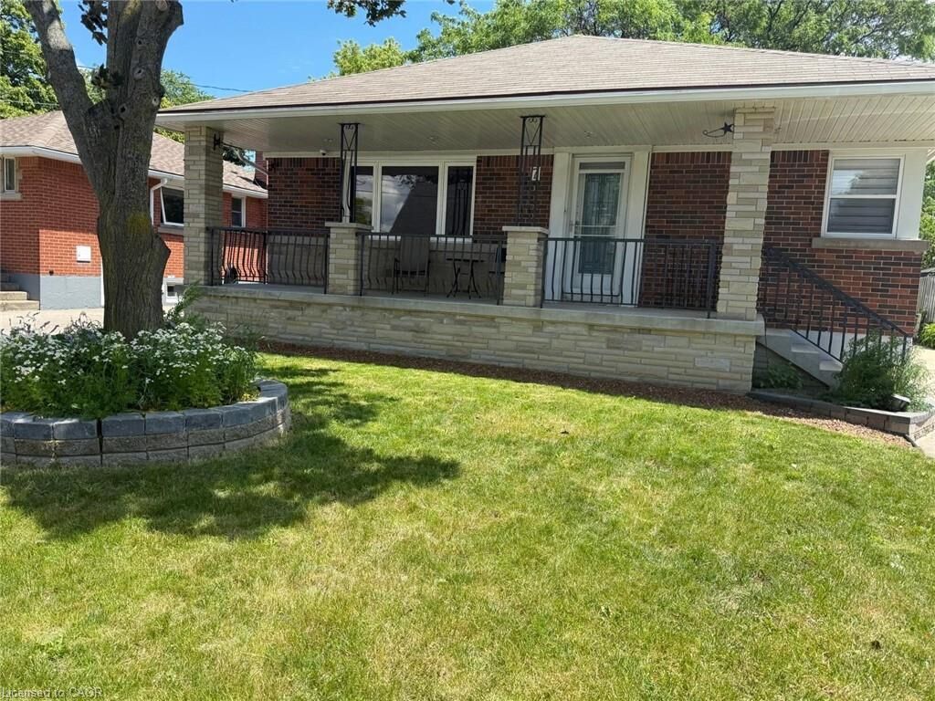 Property Photo:  7 Greenwood Street  ON L8T 3N2 