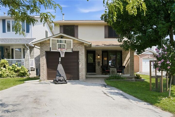 1576 Riley Avenue — photo 1