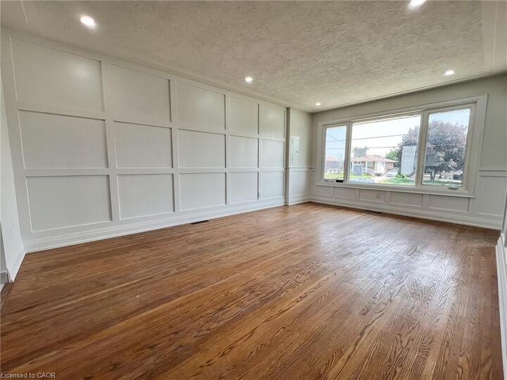 Property Photo:  934 Upper Ottawa Street 1  ON L8T 3V7 