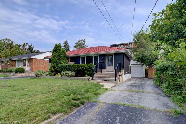 Property Photo: 14 Cherrywood Drive ON L8G 2P5