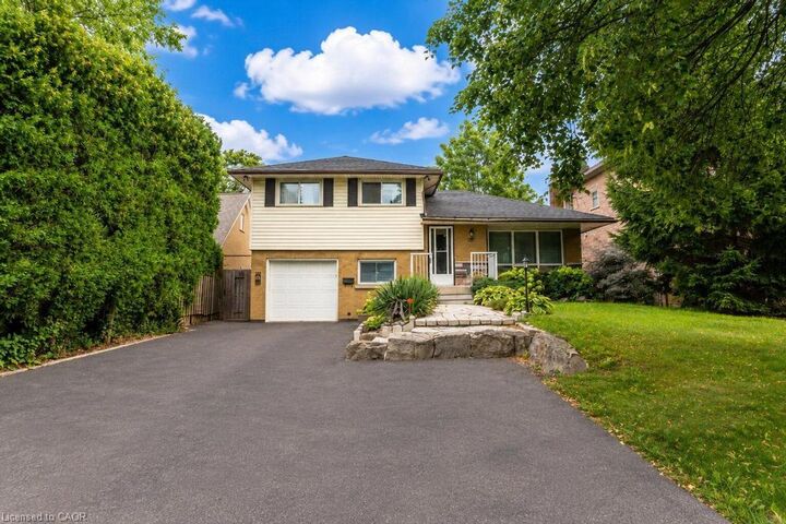 Property Photo:  120 Stone Church Road W  ON L9B 1A3 