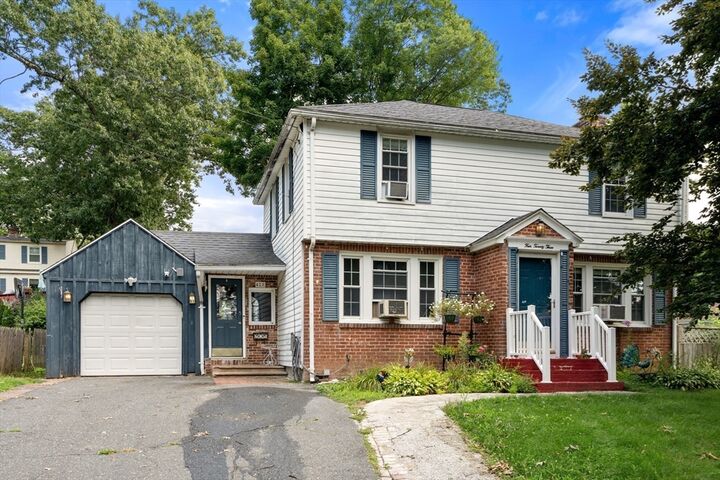Property Photo: 423 Tiffany St MA 01108