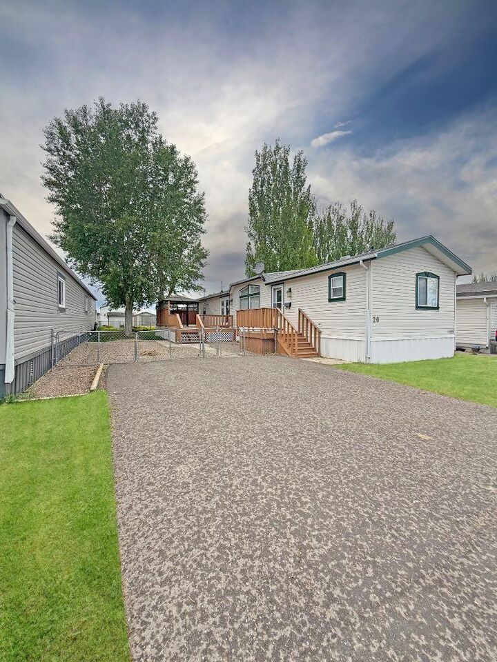 Property Photo:  1712 23st Street 20  AB T1M 1K5 