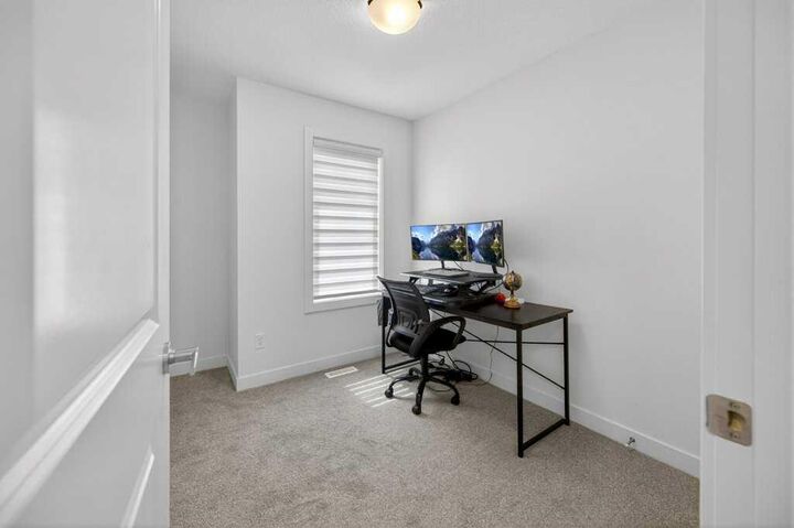 Property Photo: 550 Seton Circle SE 606 AB T3M 3Y8