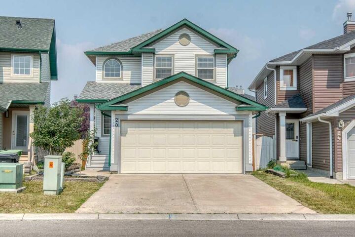 Property Photo:  20 Taracove Crescent NE  AB T3J 4R3 