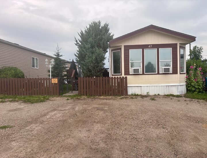Property Photo: 47 Grey Street AB T0M 1X0