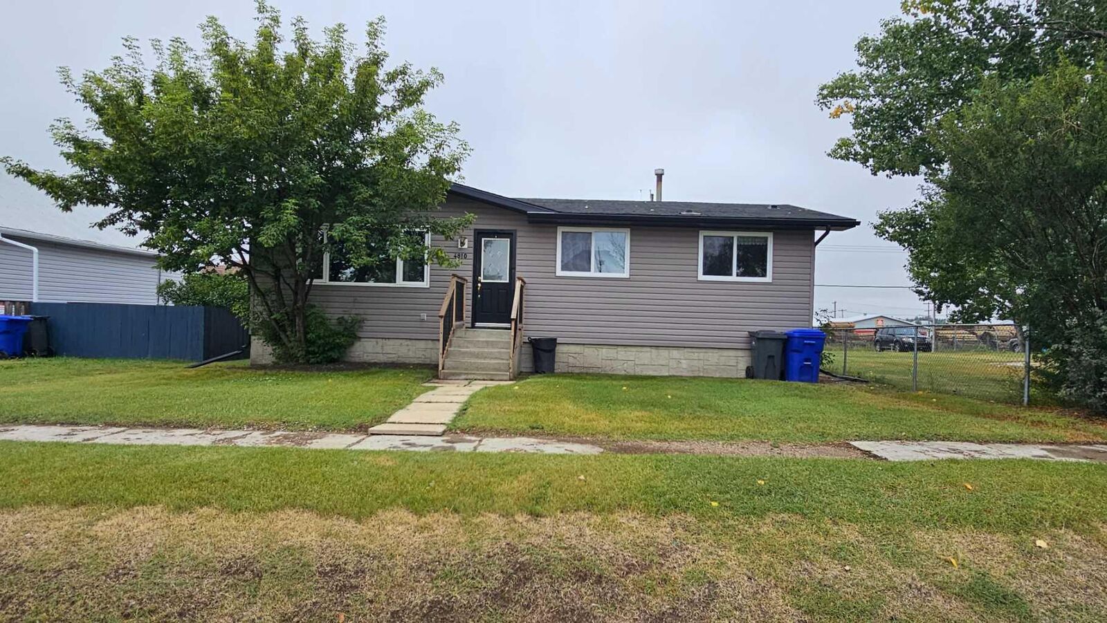 Property Photo: 4810 Windsor Avenue AB T0C 0X0