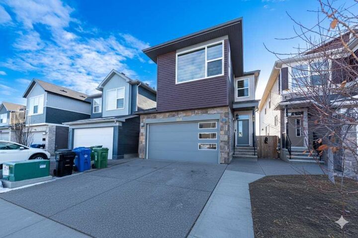 115 Savanna Parade NE — photo 1