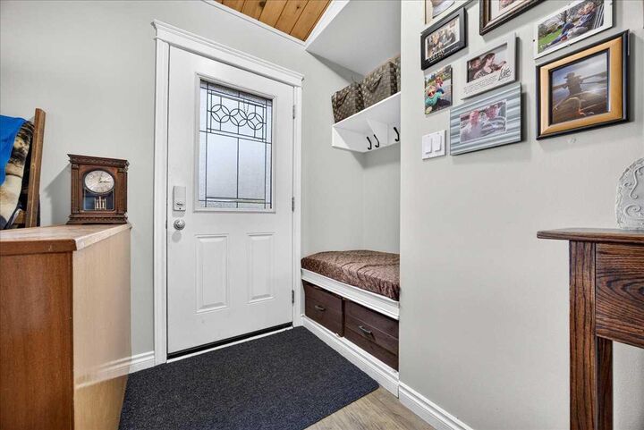 Property Photo: 661 12 Avenue AB T0M 0N0