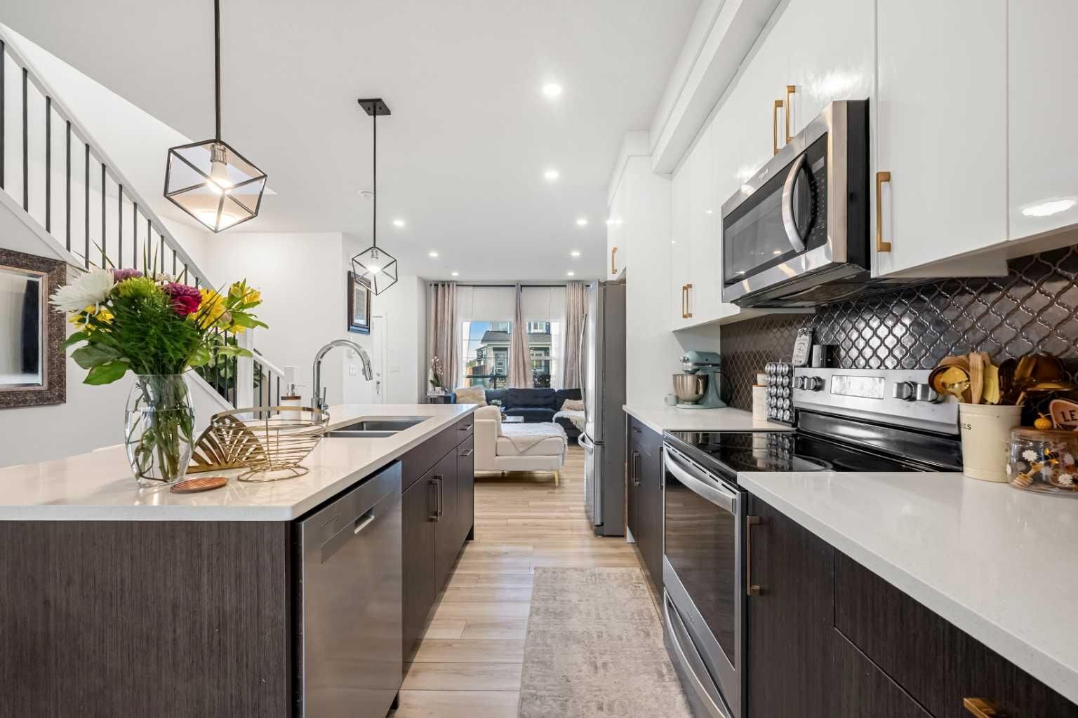 Property Photo:  262 Midgrove Mews SW  AB T4B 5K7 