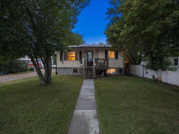 Property Photo: 110 Railway Avenue AB T0J 2R0