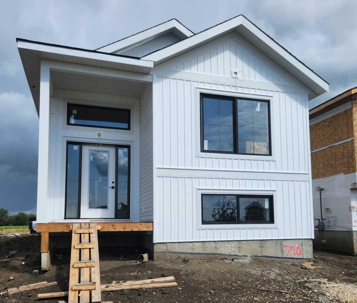 Property Photo: 8646 Copperwood Road AB T8X 0X8