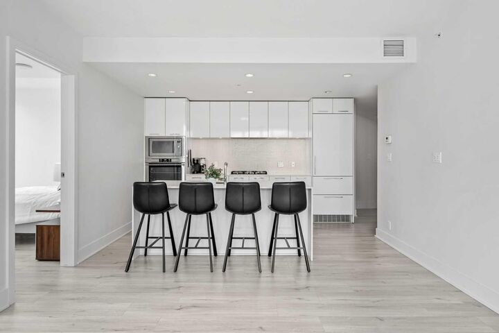 Property Photo:  901 10 Avenue SW 2206  AB T2R 0B5 