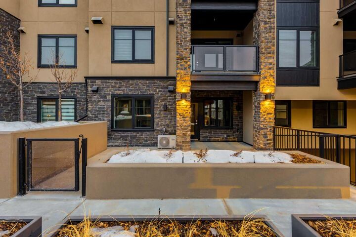 Property Photo: 2117 81 Street SW 2103 AB T3H 6H5