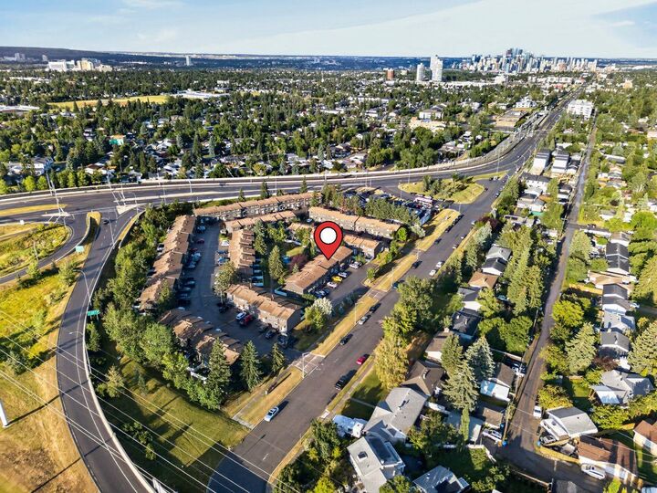 Property Photo: 5340 17 Avenue SW 905 AB T3E 6M3