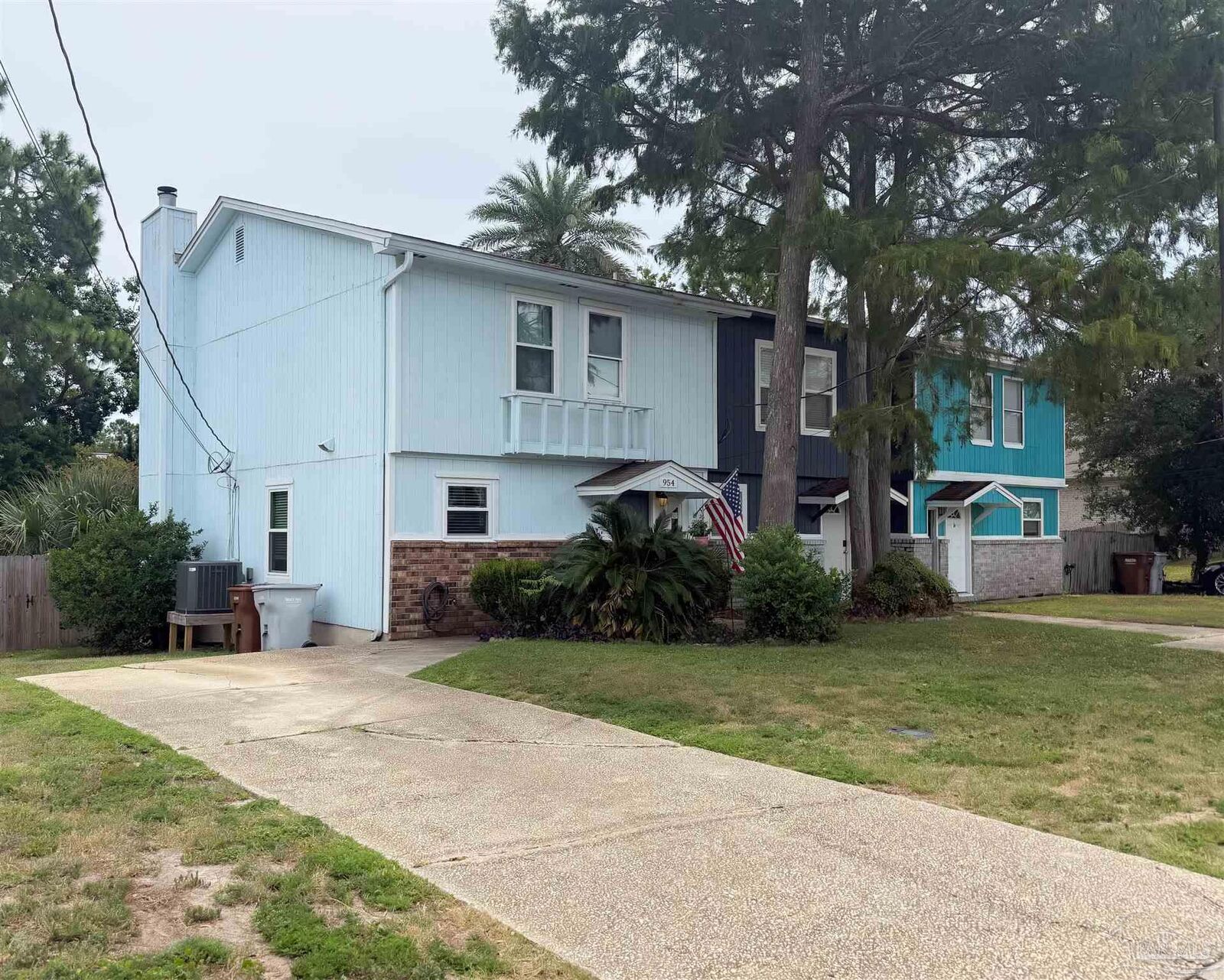 Property Photo:  954 Coronado Dr  FL 32563 