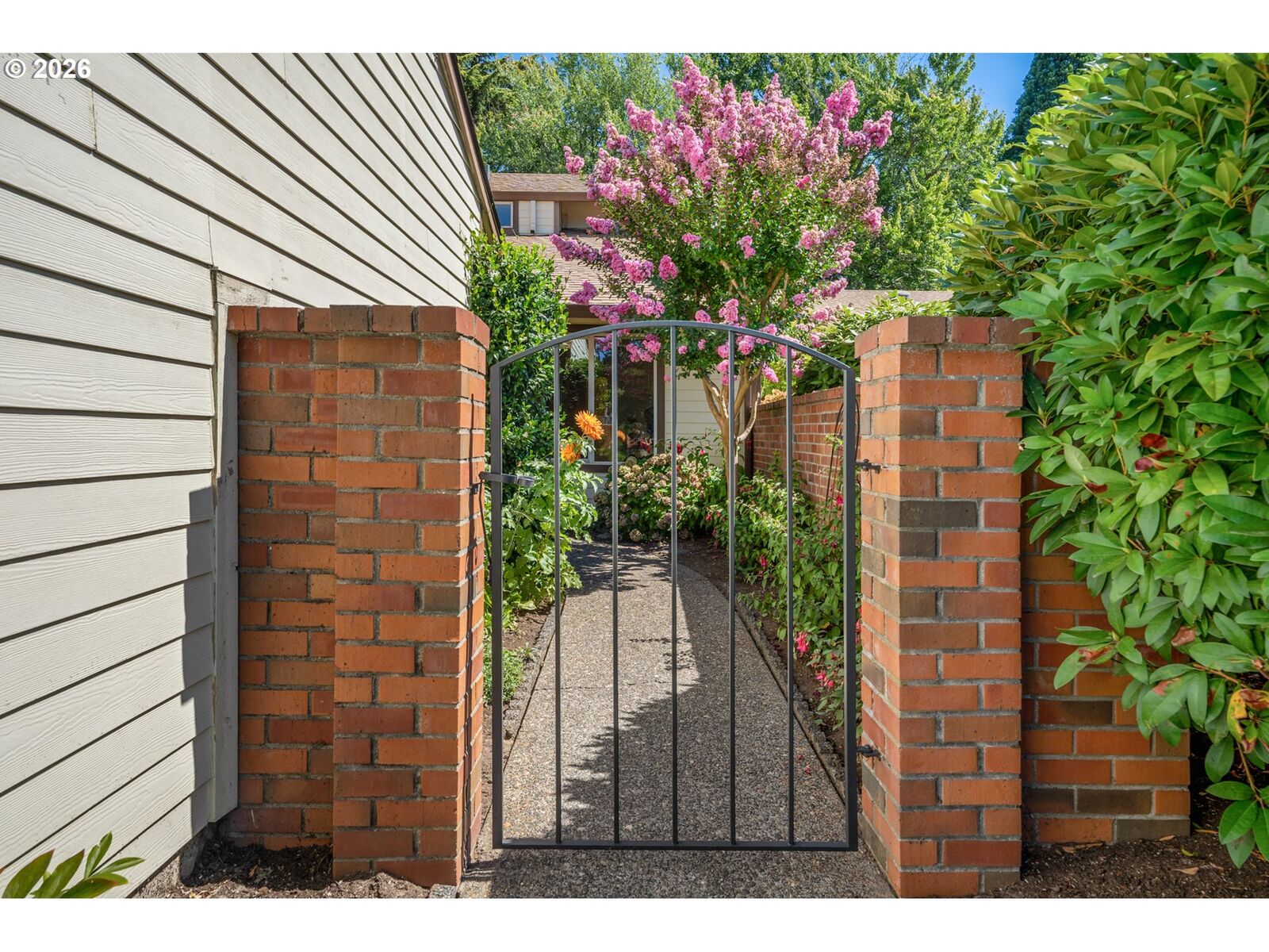Property Photo:  15660 SW Greenleaf Ct  OR 97224 