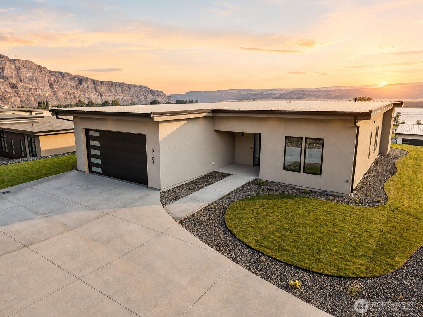 Property Photo: 9104 NW Harvest Lane WA 98848