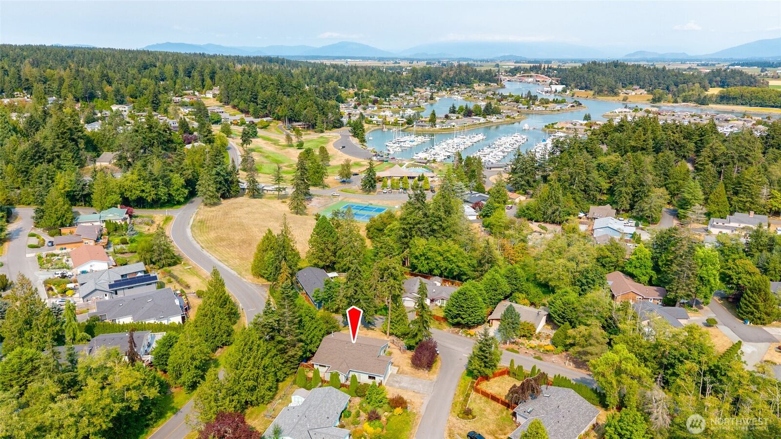 Property Photo:  511  Kloshe Way  WA 98257 