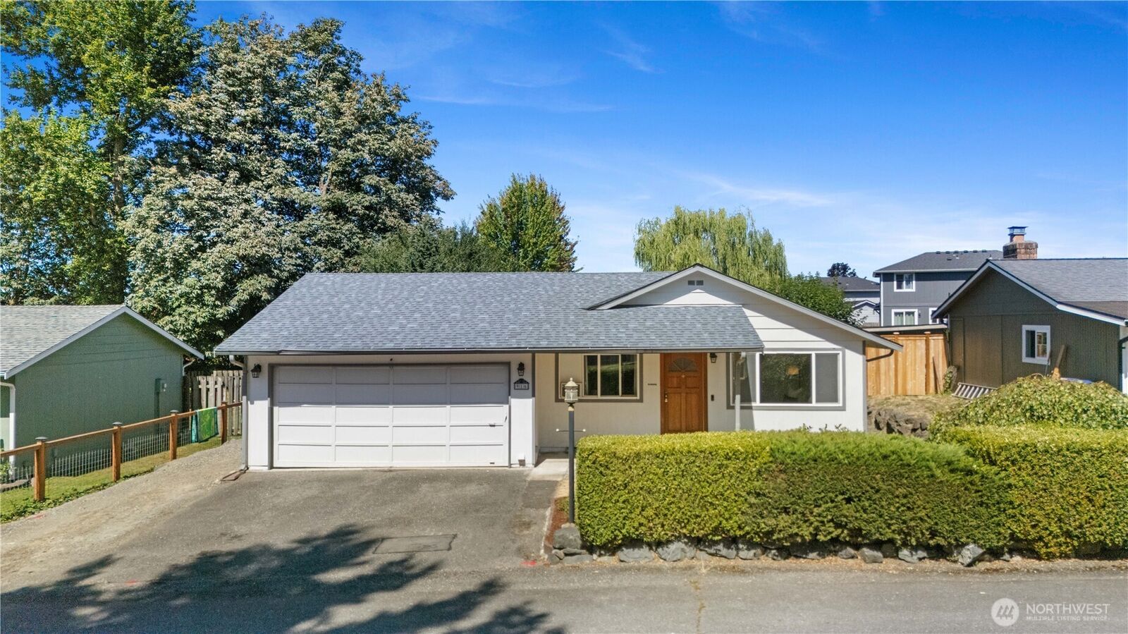 Property Photo:  916  87th Avenue NE  WA 98258 