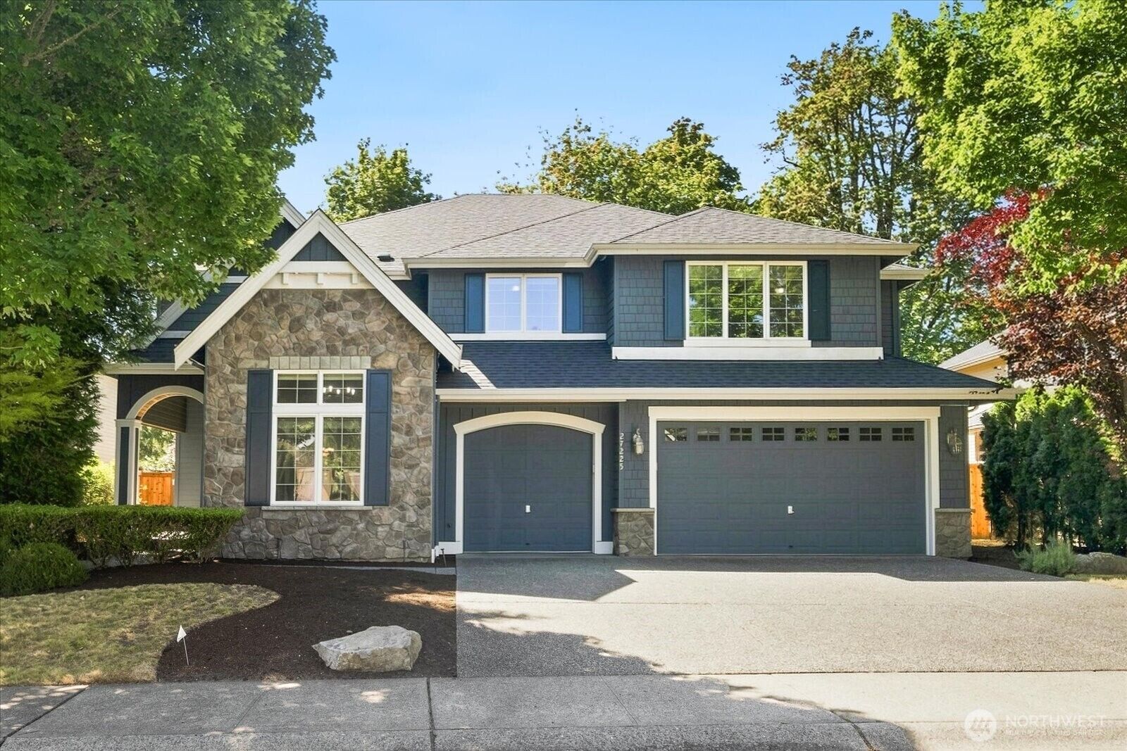 Property Photo: 27225 SE 13th Place WA 98075