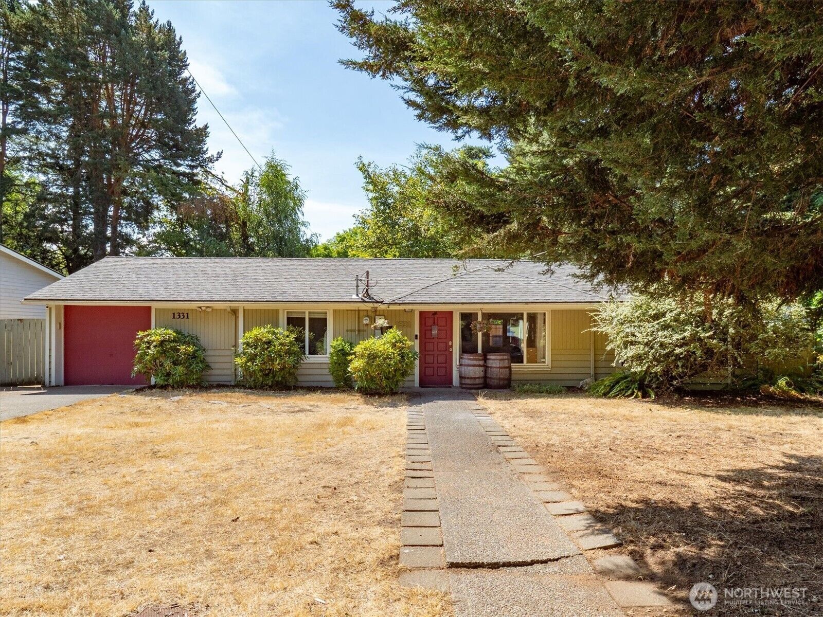 Property Photo: 1331 N 121st Street WA 98133