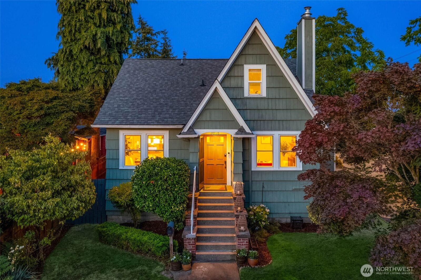 Property Photo: 3058 38th Avenue SW WA 98126