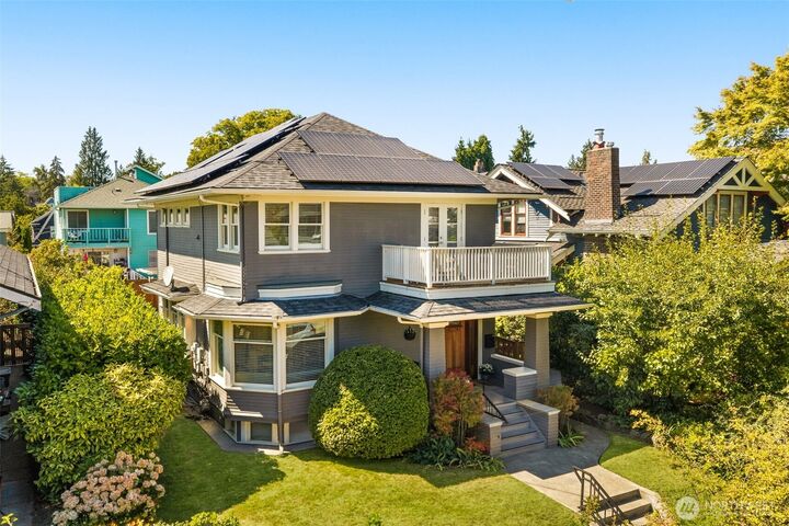 Property Photo: 4549 Thackeray Place NE WA 98105