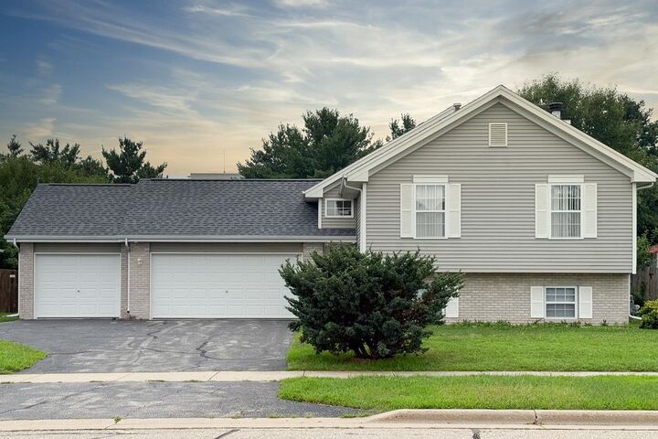 Property Photo:  5900 Dusty Lane  IL 61080 