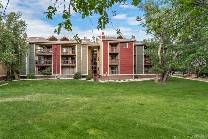 Property Photo:  2892 Shadow Creek Drive 111  CO 80303 