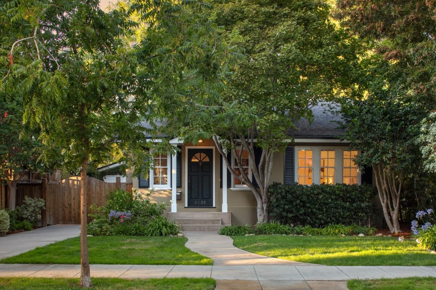 Property Photo:  1135 Guinda Street  CA 94301 