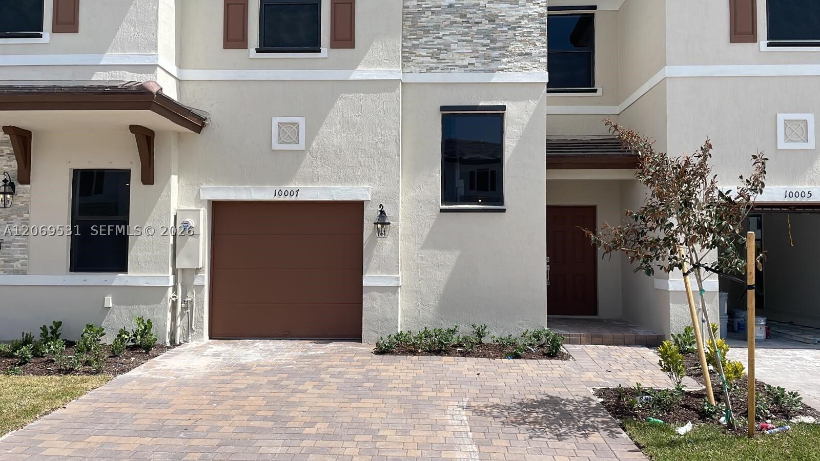 Property Photo:  10007 SW 231 Ln  FL 33190 