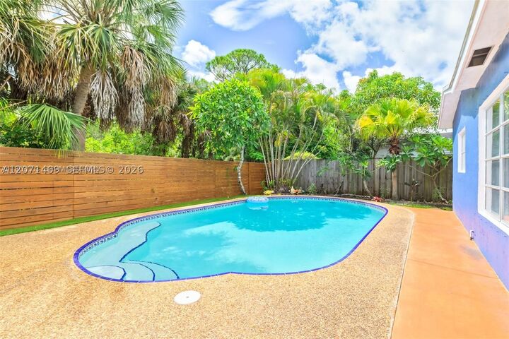 Property Photo:  851 SW 49th Ter 3  FL 33068 