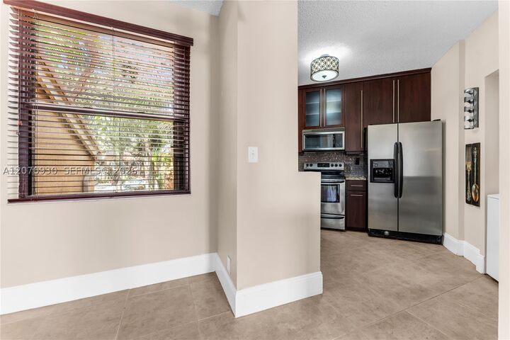 Property Photo:  15563 N Miami Lakeway N 204  FL 33014 