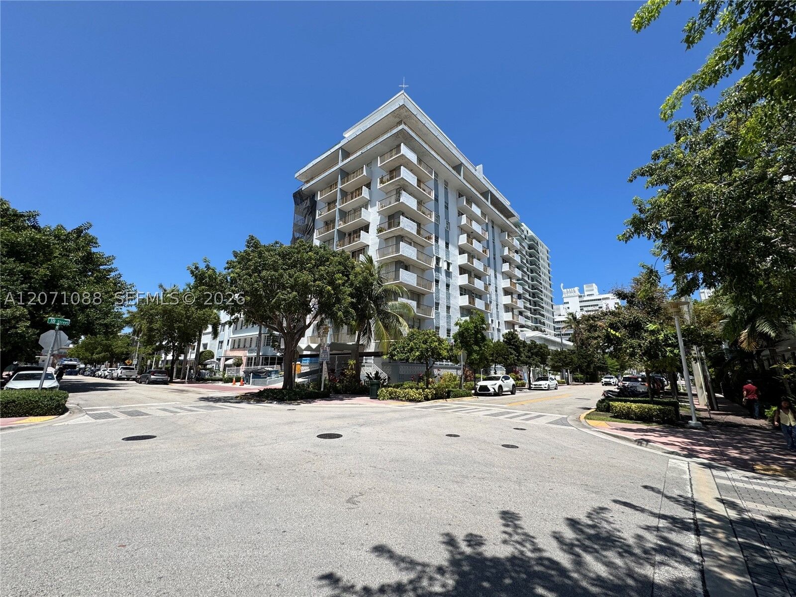 Property Photo:  245 18th St 301  FL 33139 