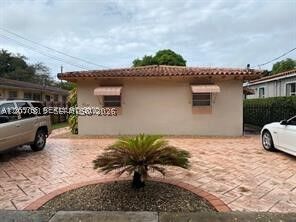 Property Photo:  1112 SW 65th Ave Back  FL 33144 
