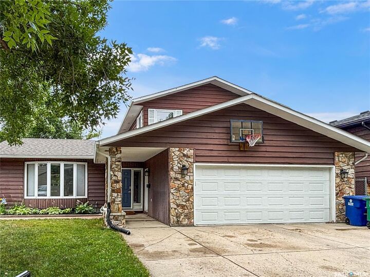 Property Photo: 407 Chitek Crescent SK S7K 5C1