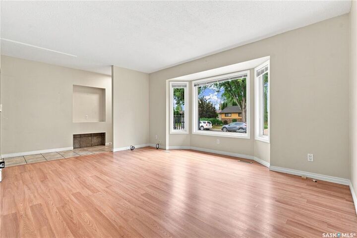 Property Photo:  5 Stewart Avenue  SK S7L 3S5 