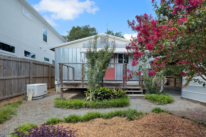Property Photo:  1579 Pine Street  FL 32303 