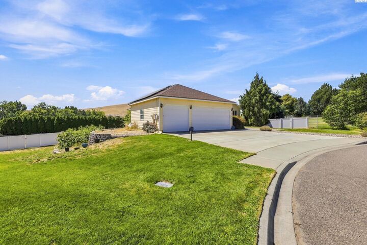 Property Photo:  3204 Northridge  WA 99353 